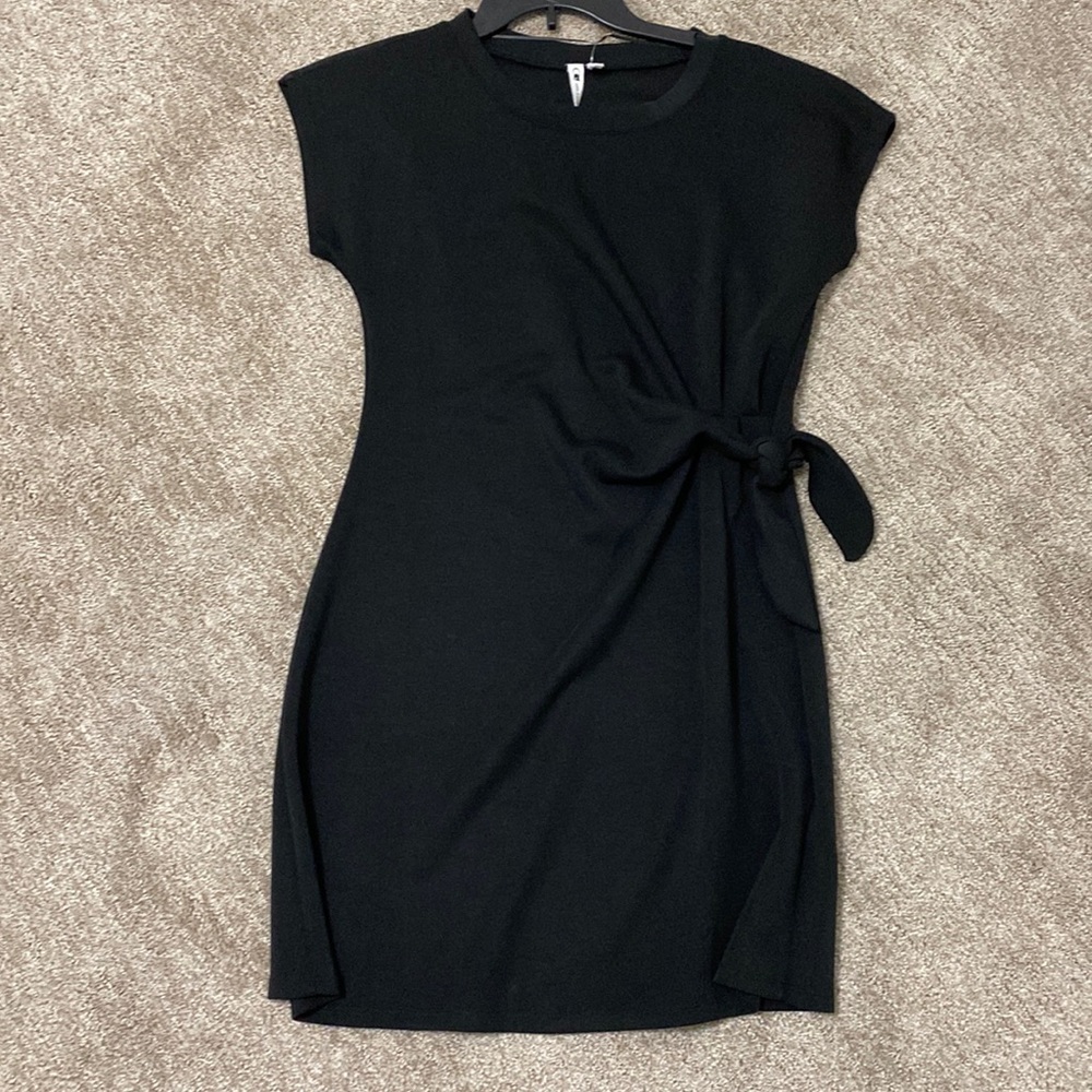 Women’s size medium front tie black cable and gauge dress